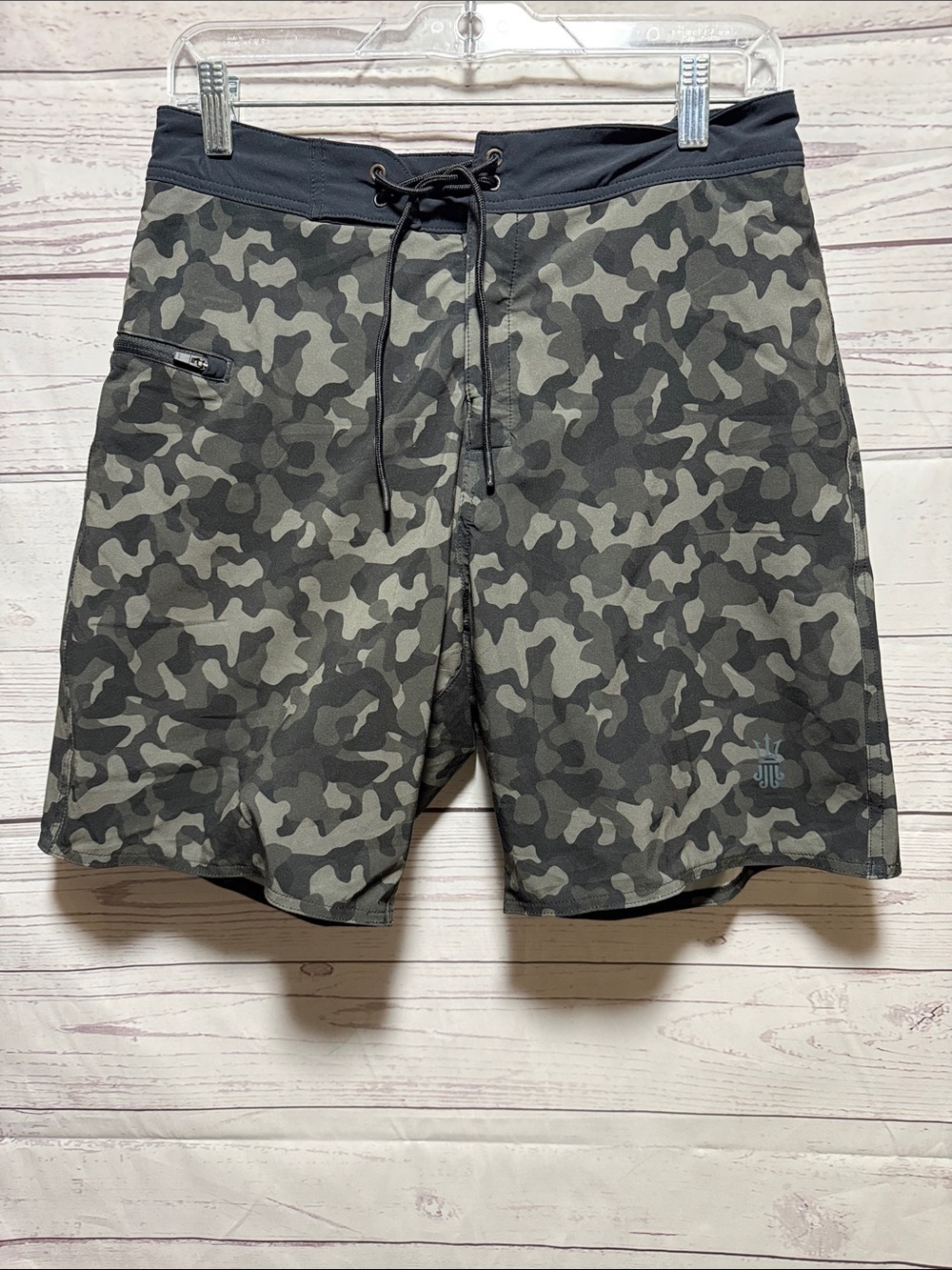 Driftline camo shorts NWOT